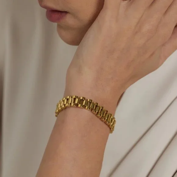 NEW 18K Gold Plated Chain Link Bracelet - Picture 5 of 8